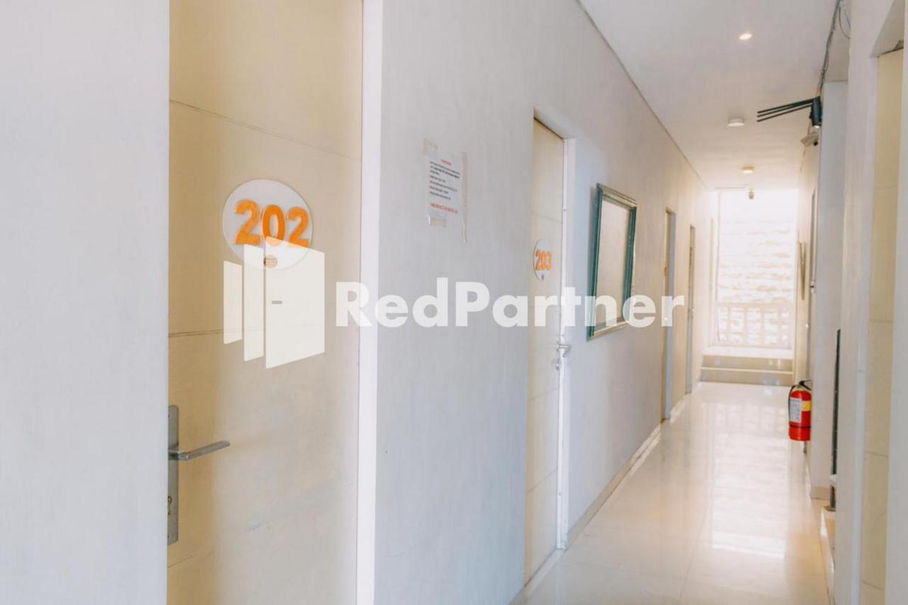 We Stay Residence Redpartner Sorabaya Extérieur photo